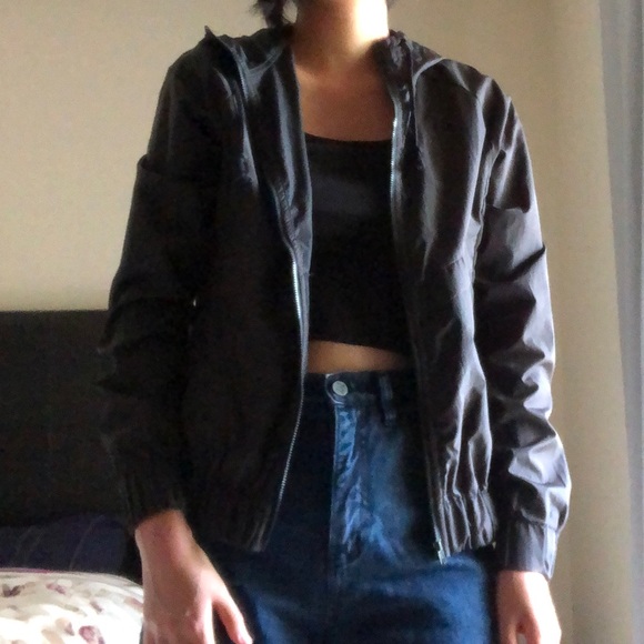 unionbay black windbreaker w/ drawstring hood - Picture 2 of 4